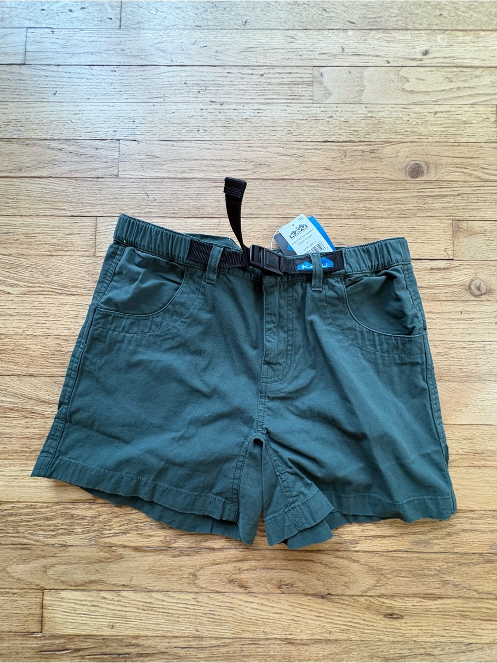 Kavu Women's Chilli Chic Shorts- Green Gables, S, new with tags
